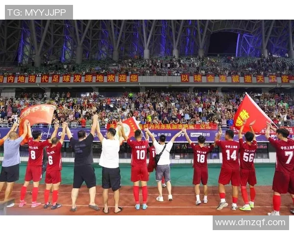 内蒙古草上飞与湖南湘涛的激烈对决展现足球魅力与团队精神